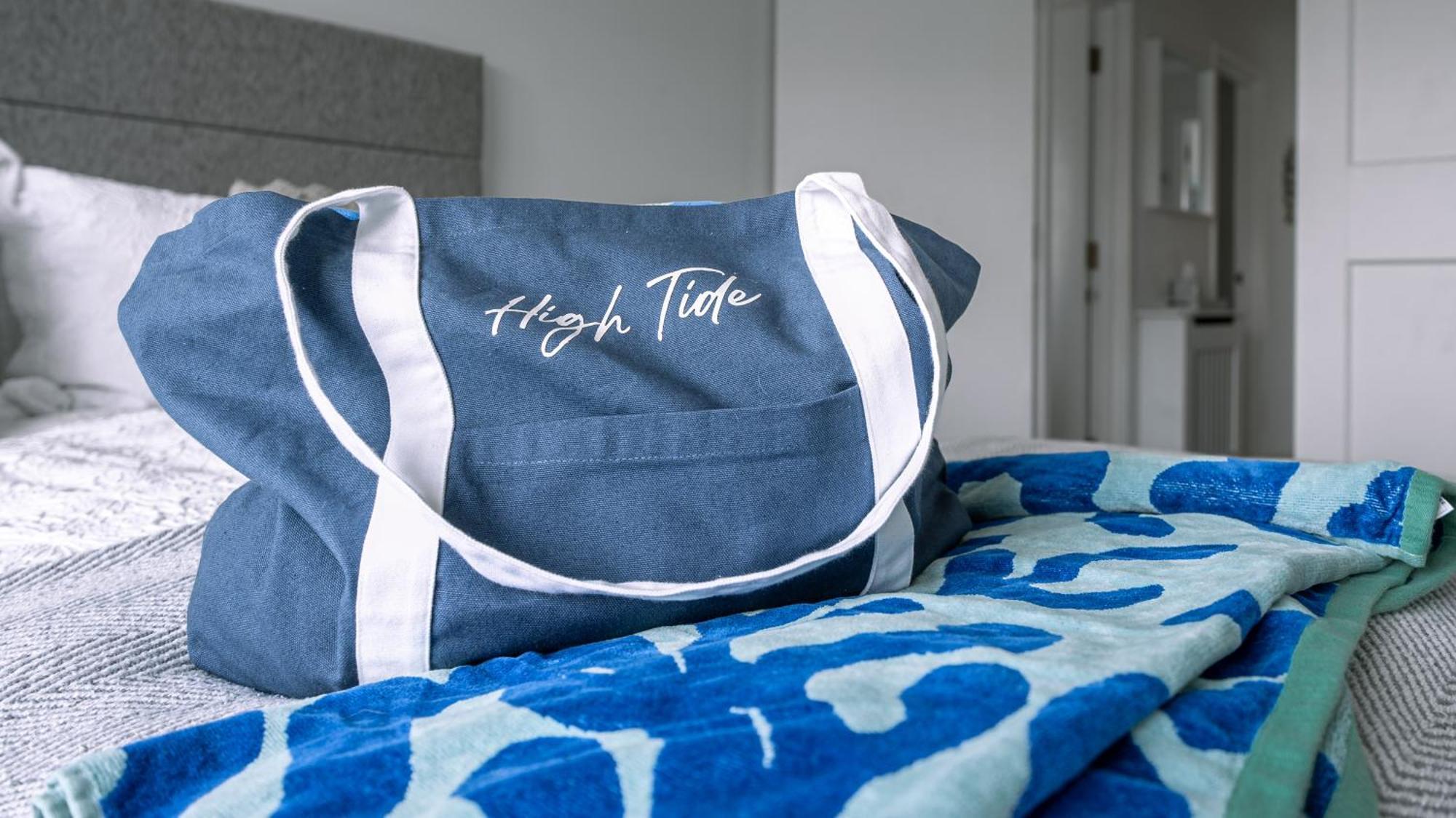 Апартаменты Hightide - 2 Bed With Parking, Balcony & Sea View. Суонидж Экстерьер фото